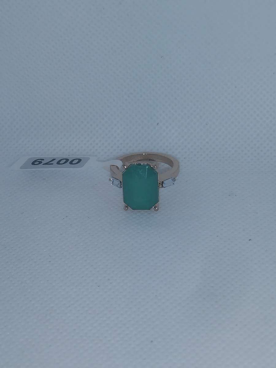 Radiant Green Chic Rhinestone Ring