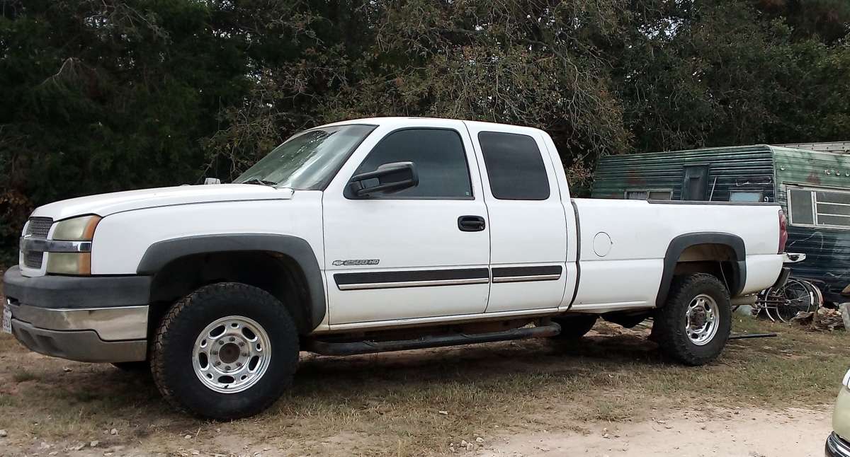 03 Chevy Silverado 2500  HD