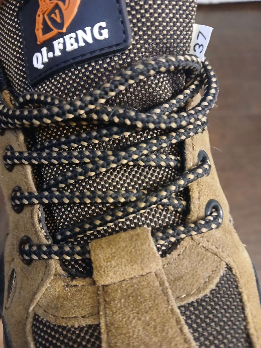 QI Feng women hiking shoes size 7