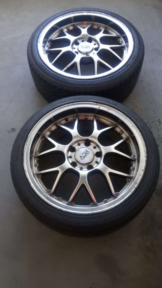 the 2 tires rims R18 sport
