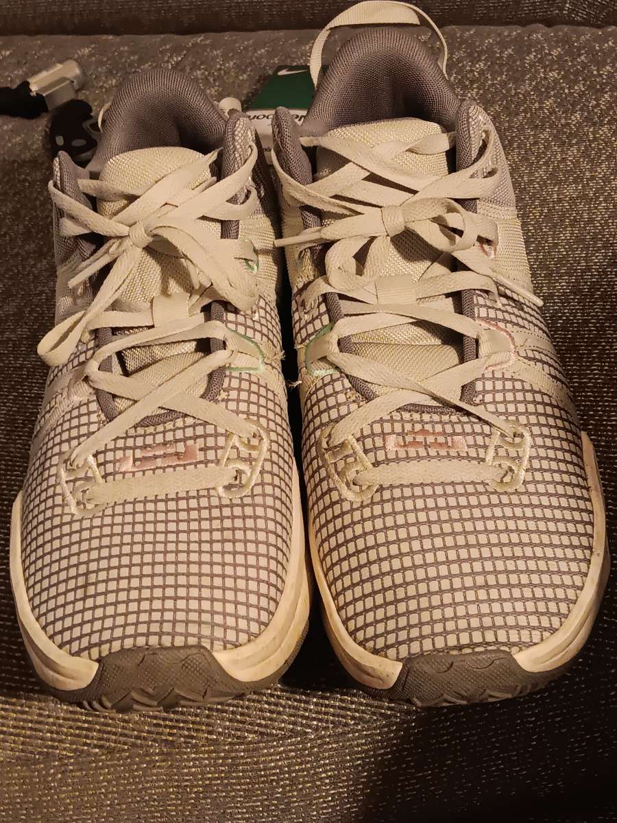 LeBron witness 7s size 13