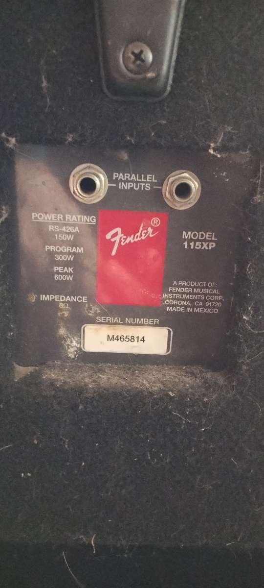Pair of Fender 115xp powered speakera