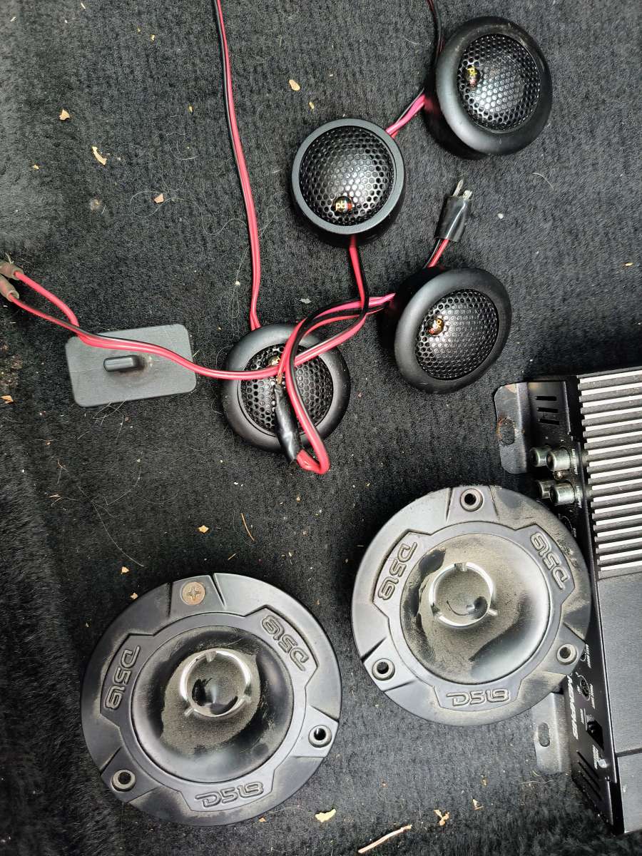 Car Audio Speakers and 2 amps