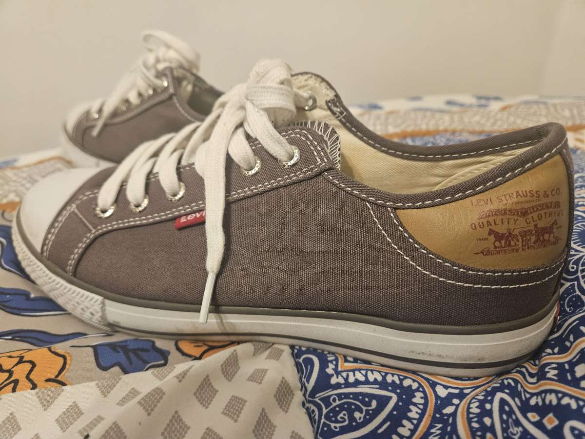 Levis Stan 80 Canvas Sneakers Gray Size 7