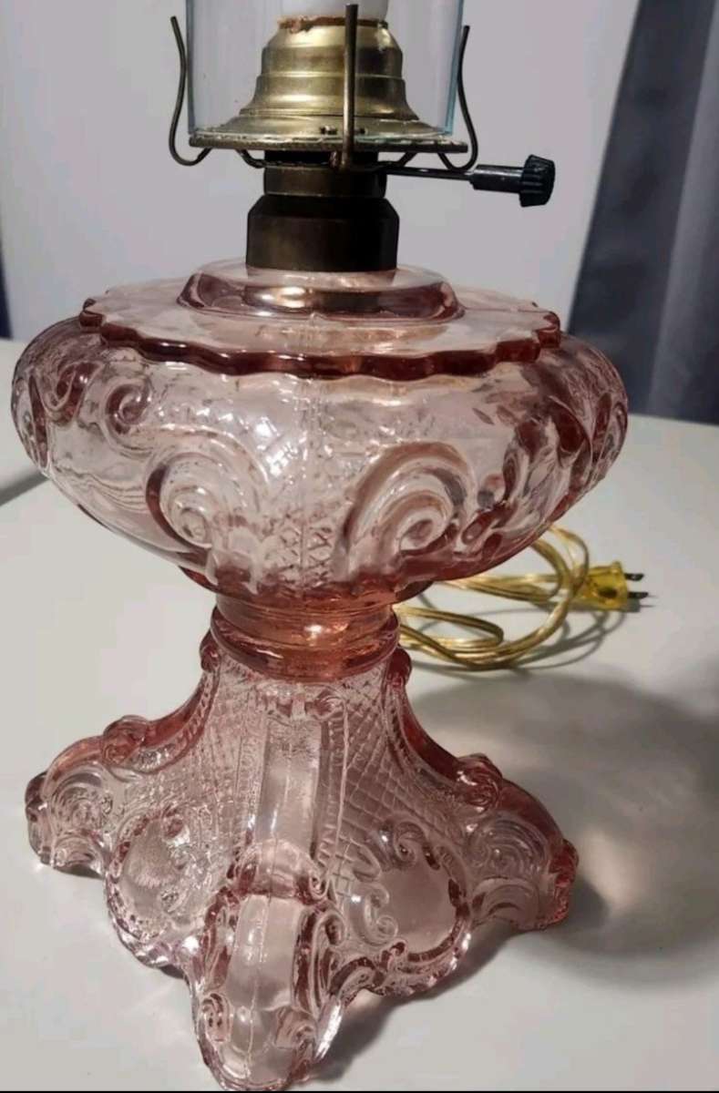 B  P PRINCESS FEATHER OIL LAMP COVERTED TO ELECTRIC