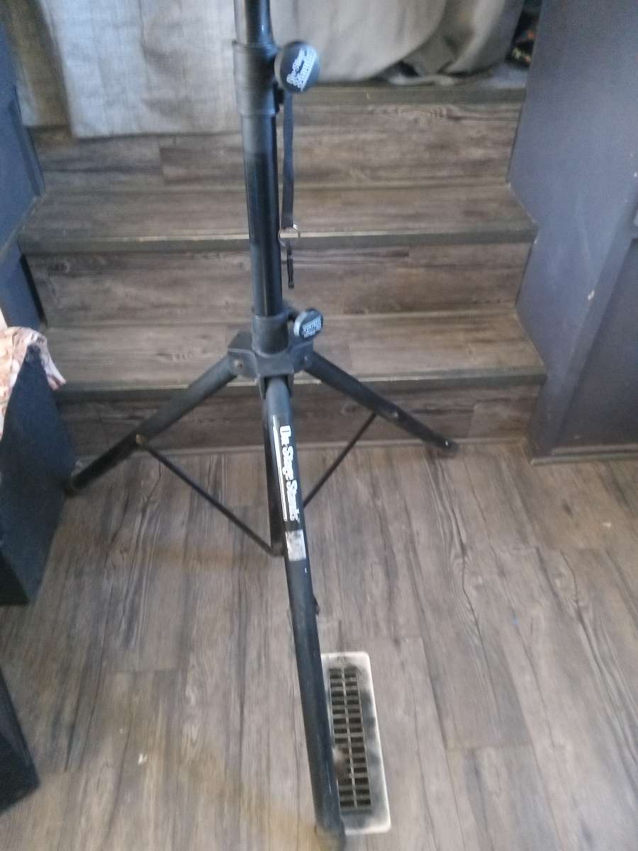 Anchor PA speaker with stand