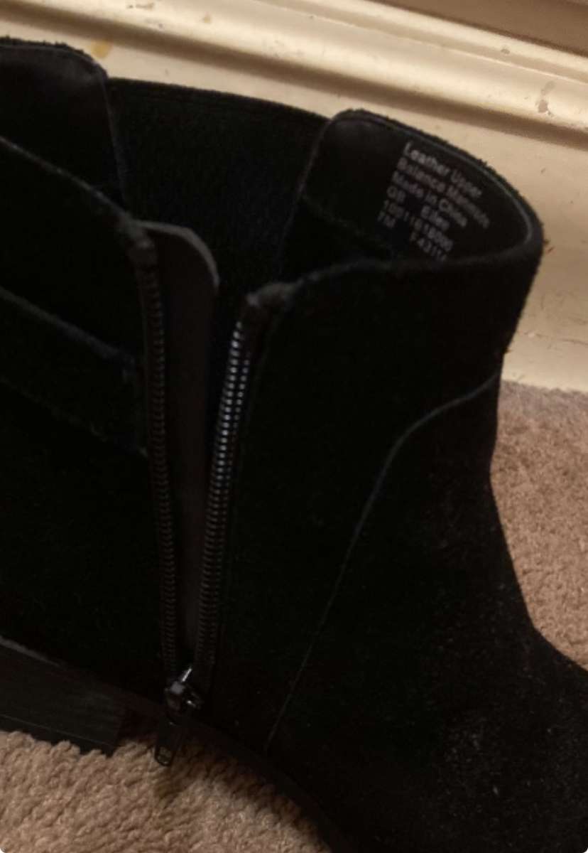 Giani Bernini suede booties