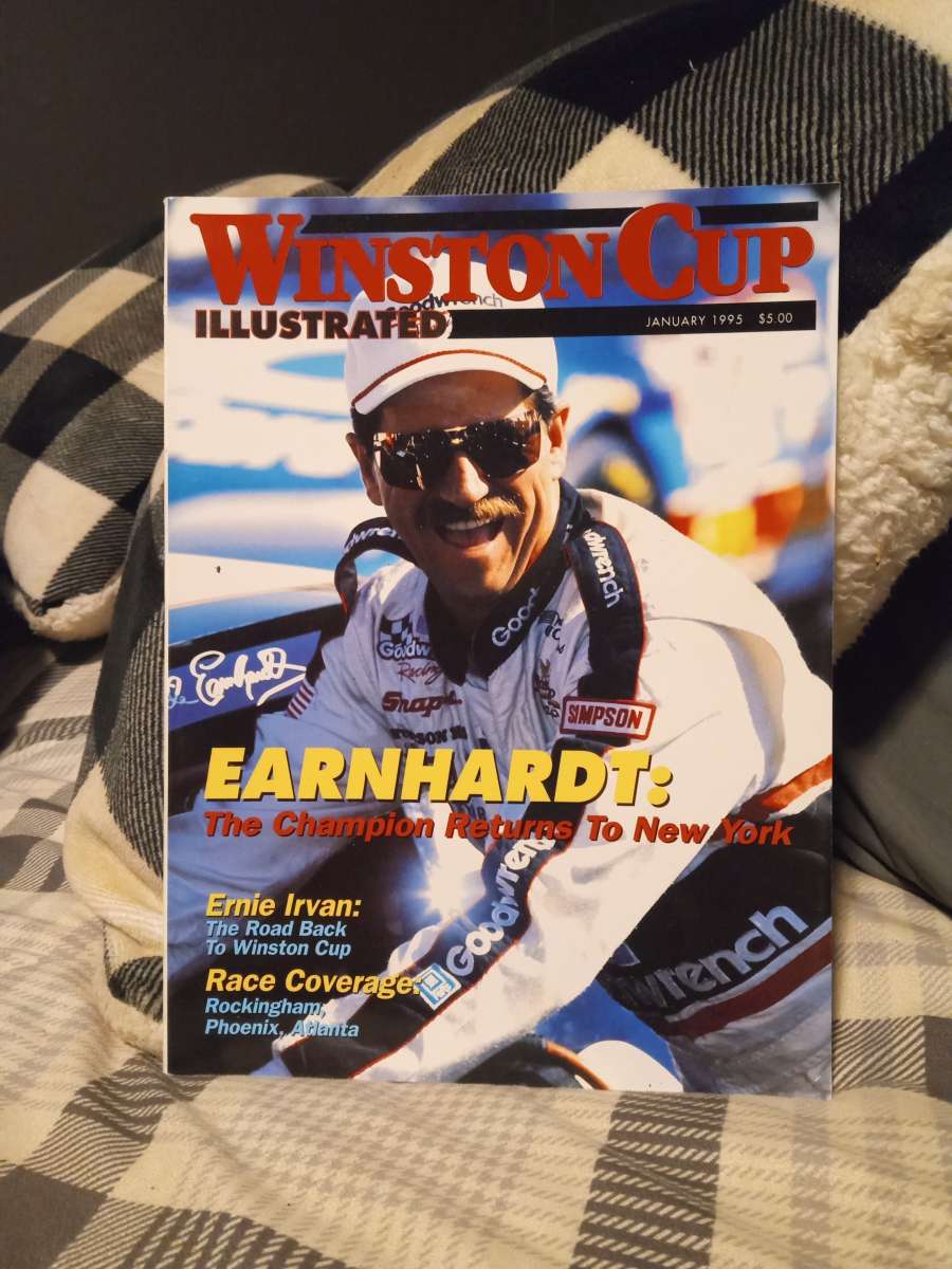 Im Selling 2 books and 2 magazines of dale Earnhardt