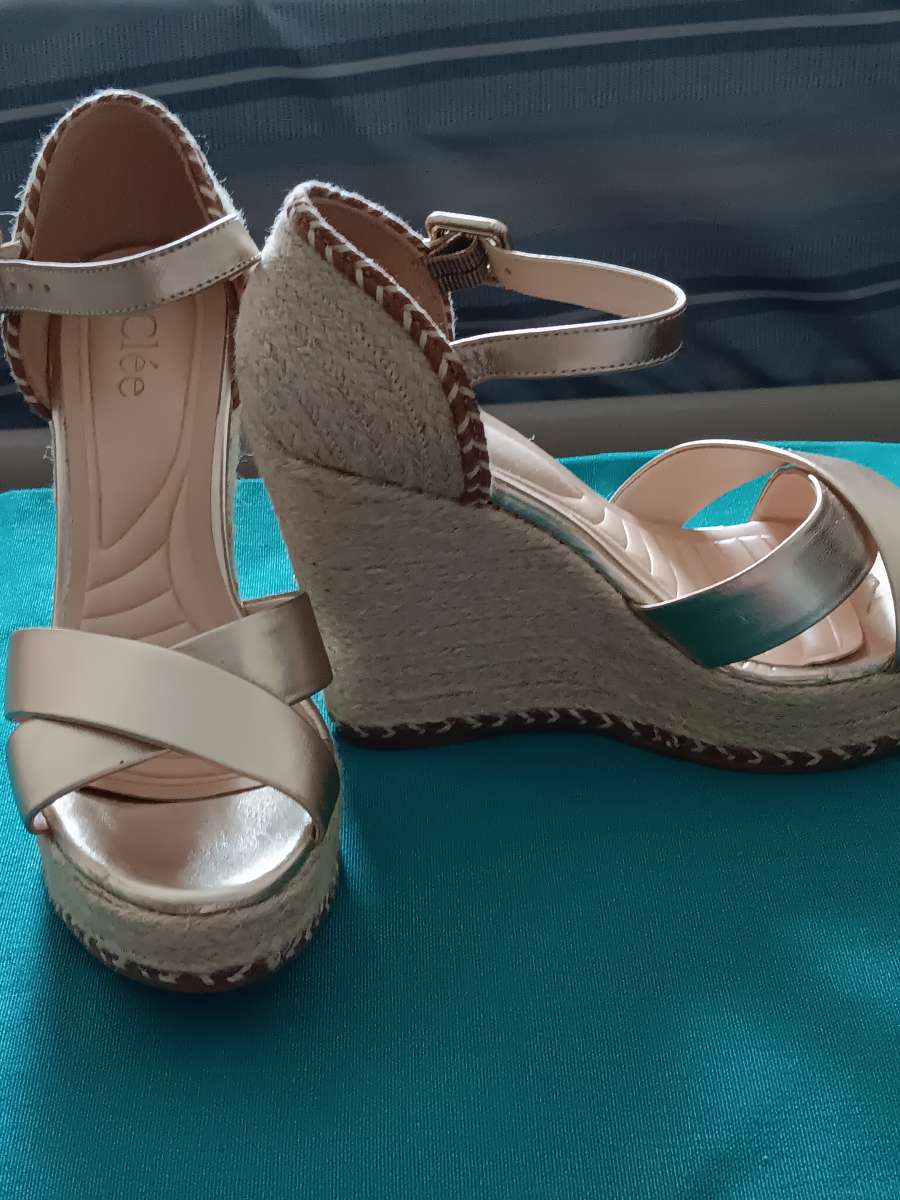 Sandalias dorada