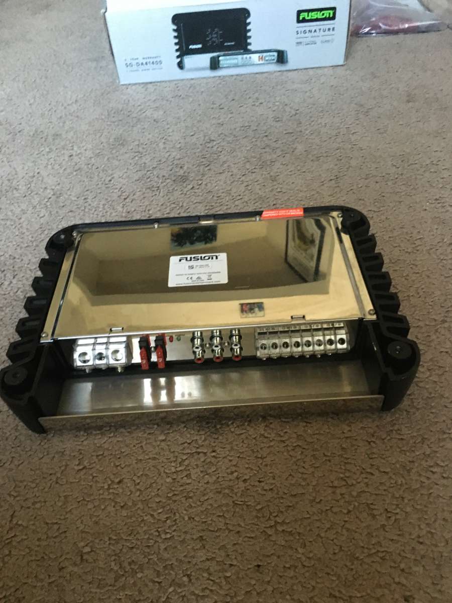 Brand new Fusion Amp 4 channel 1400 watt