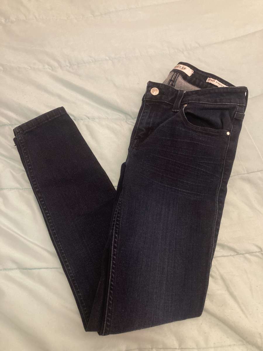Guess low rise jeans size 26
