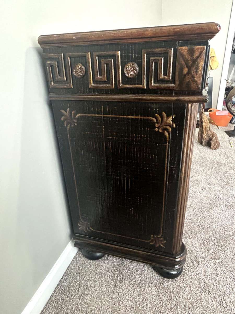 1980 seven seas key greek dresser