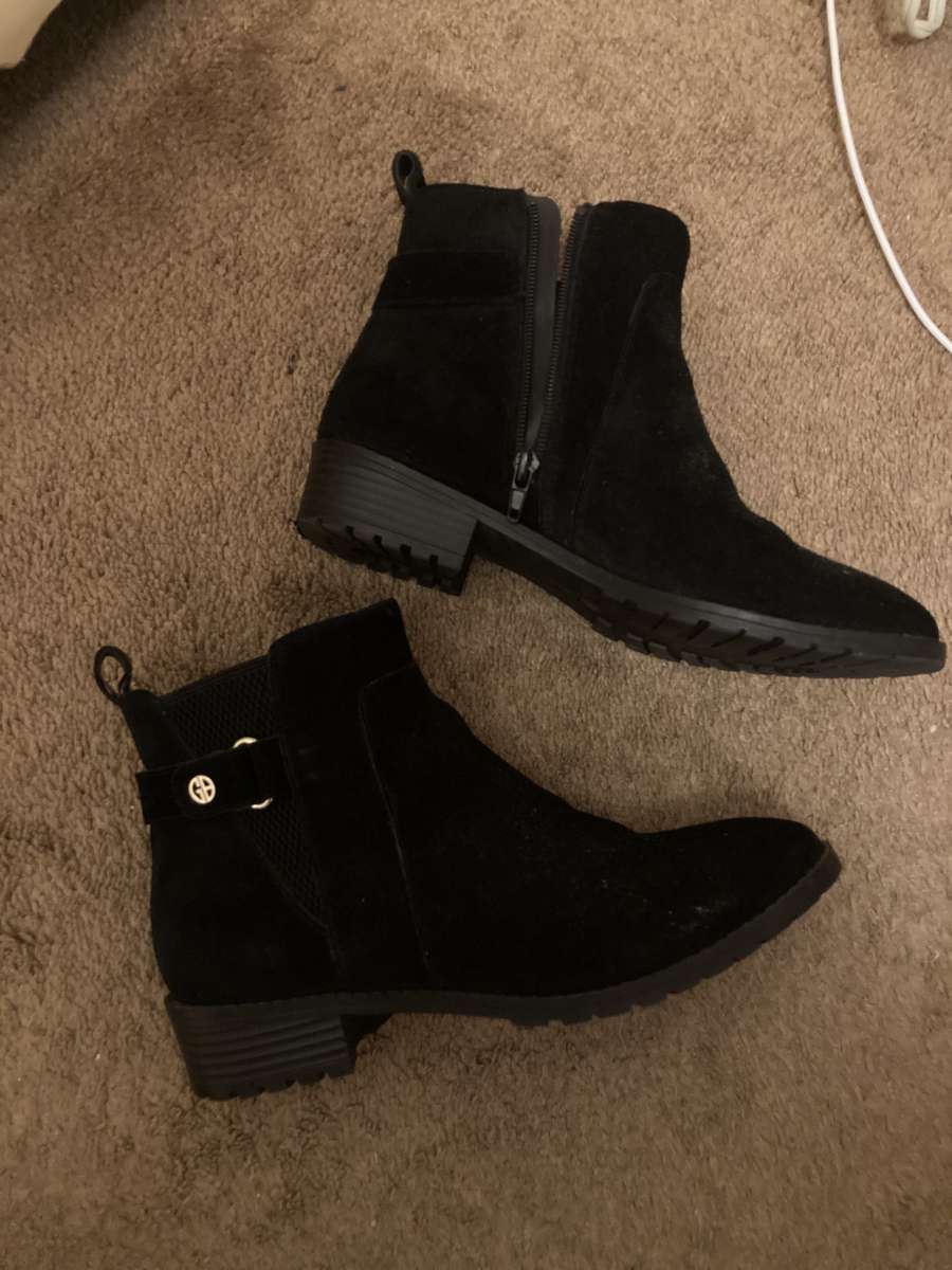 Giani Bernini suede booties
