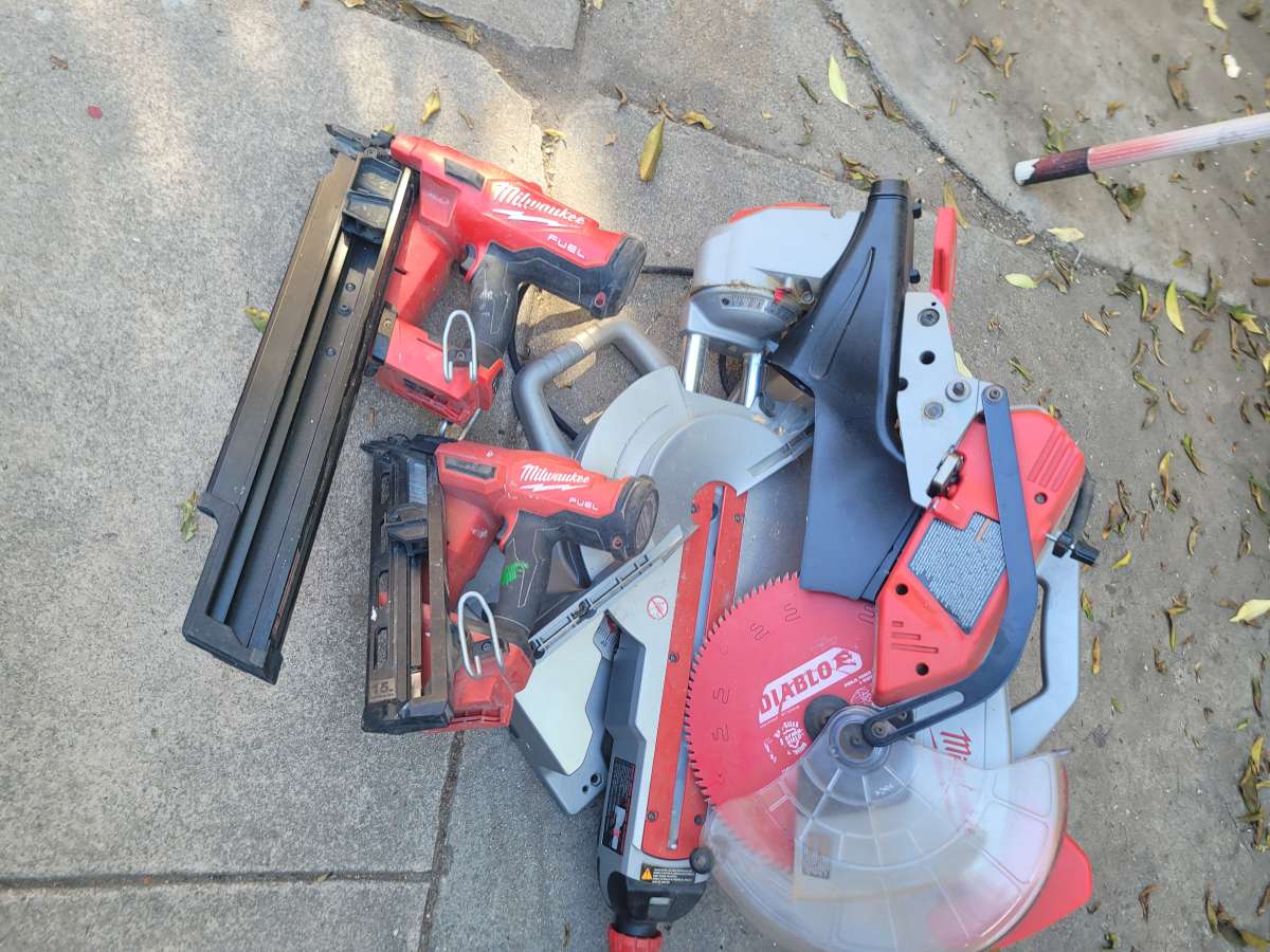milwaukee 12  miter saw framing nailer and finishing nail gu