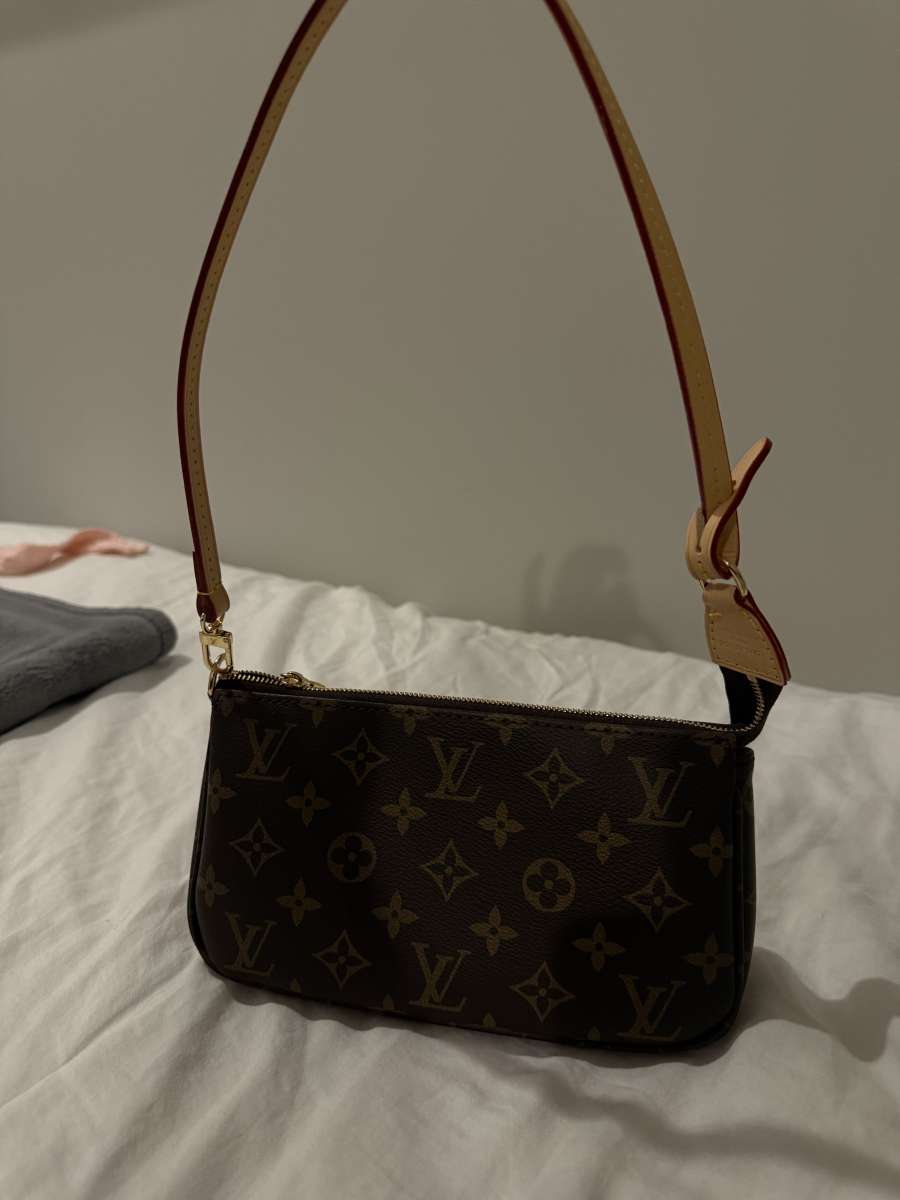 Louis Vuitton Shoulder Bag Pochette