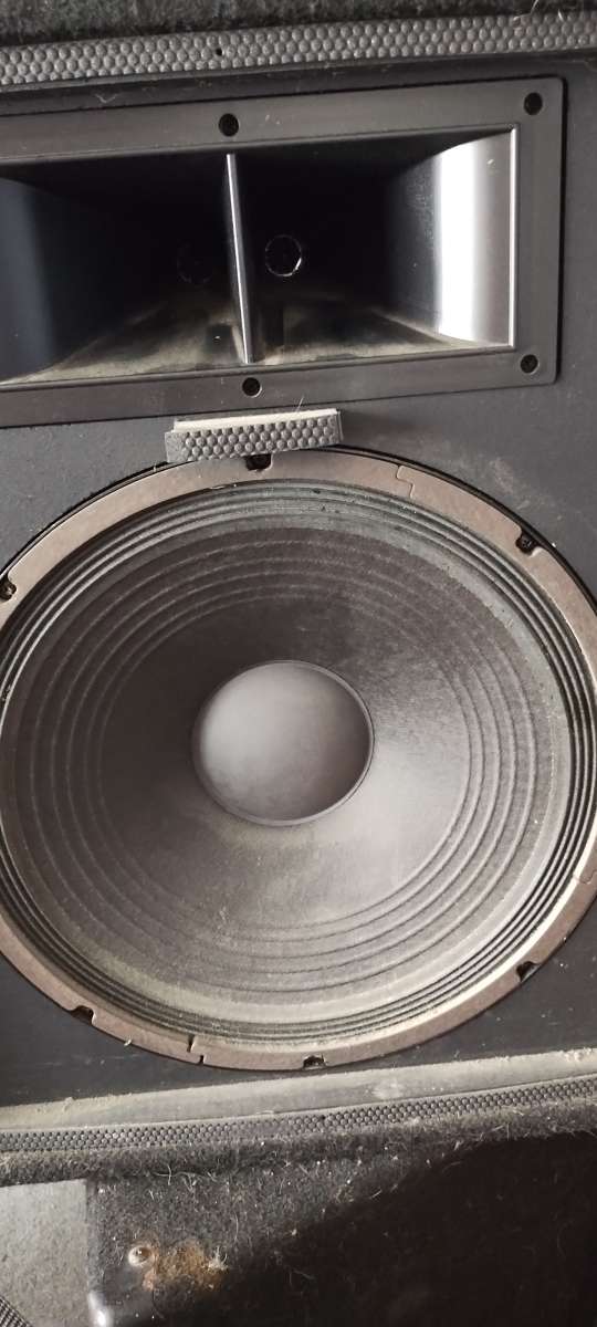 Pair of Fender 115xp powered speakera