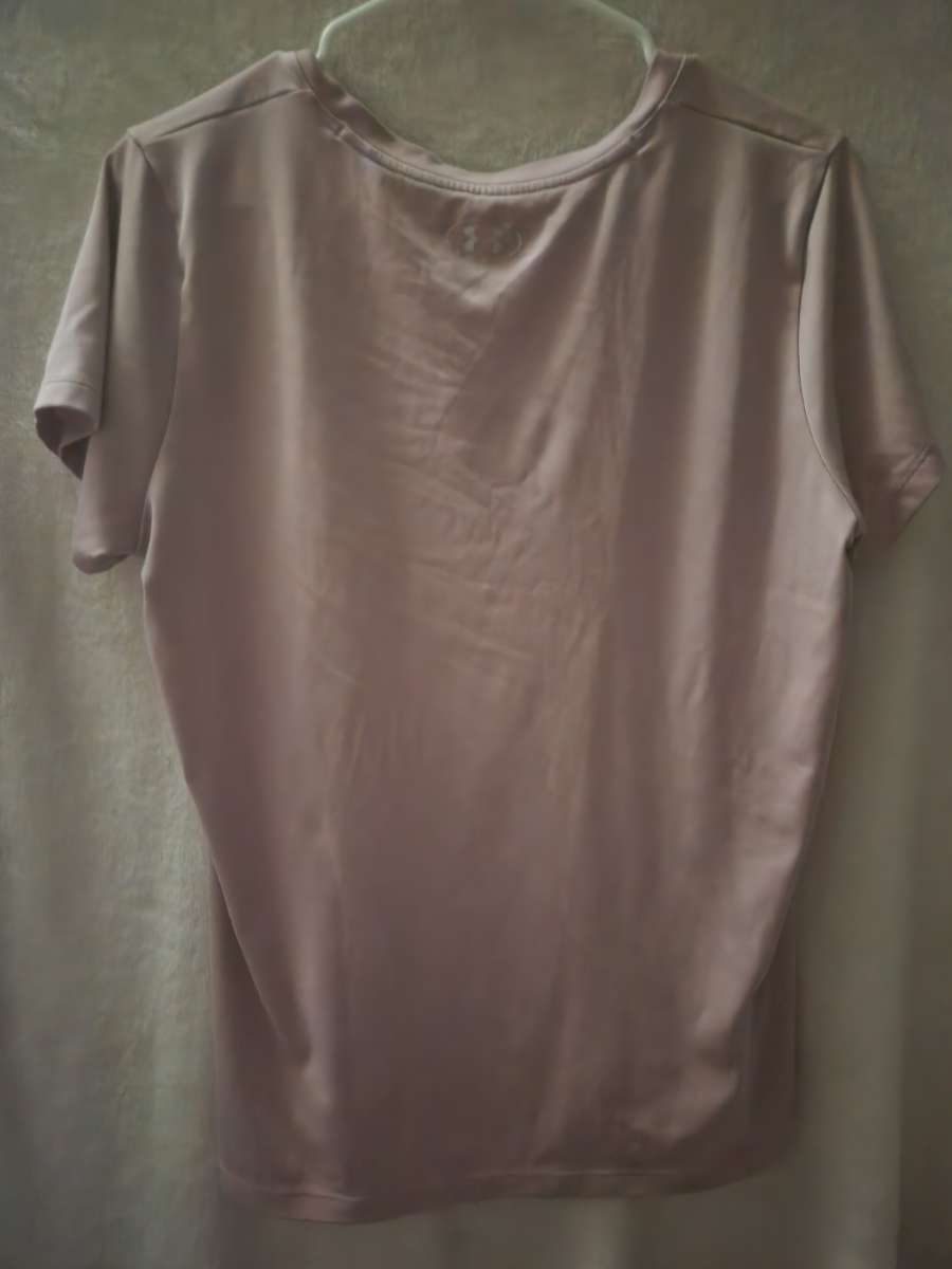 Large Girls Under Armour Purple Shirt