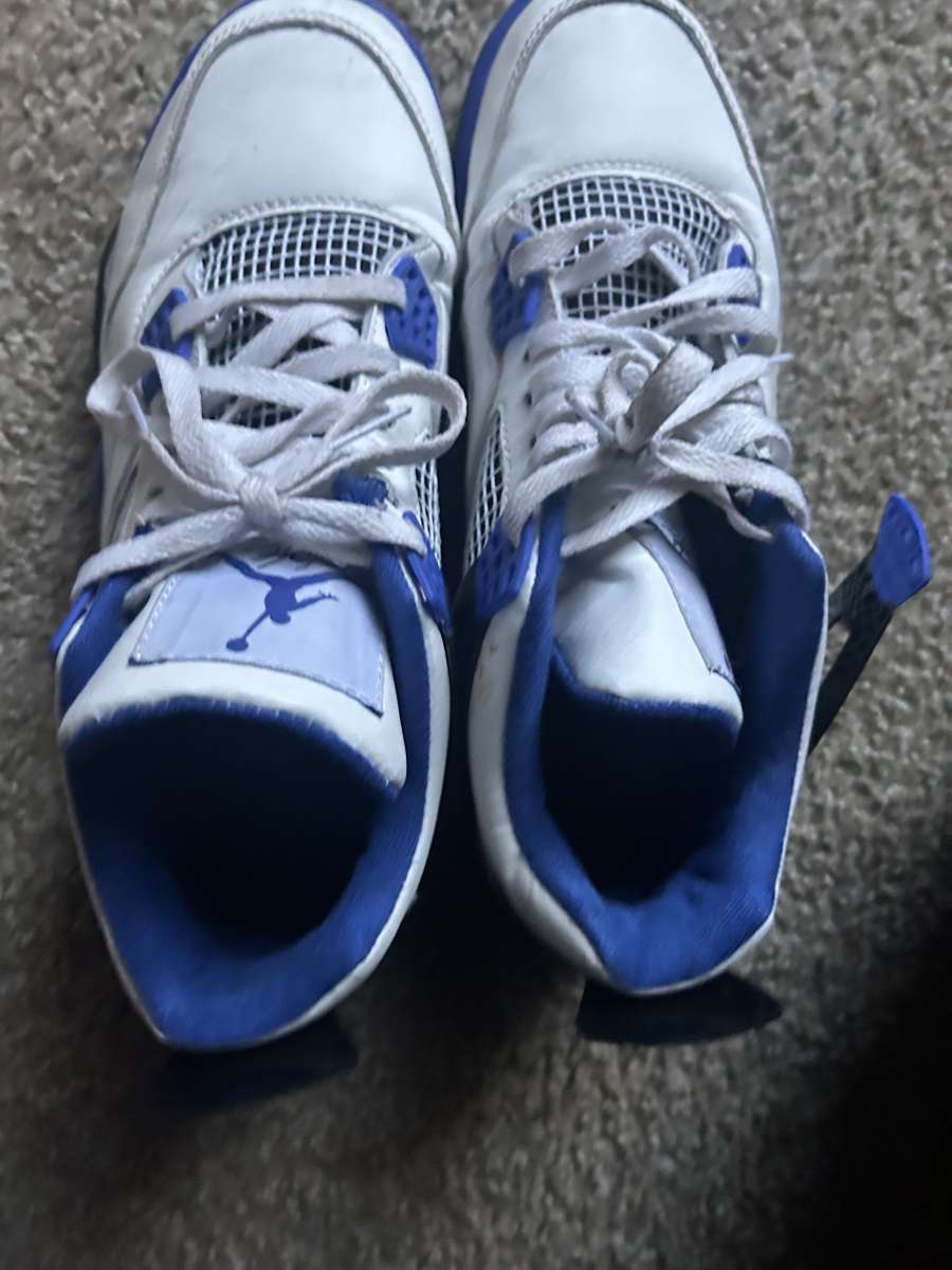 Jordan 1 red white black