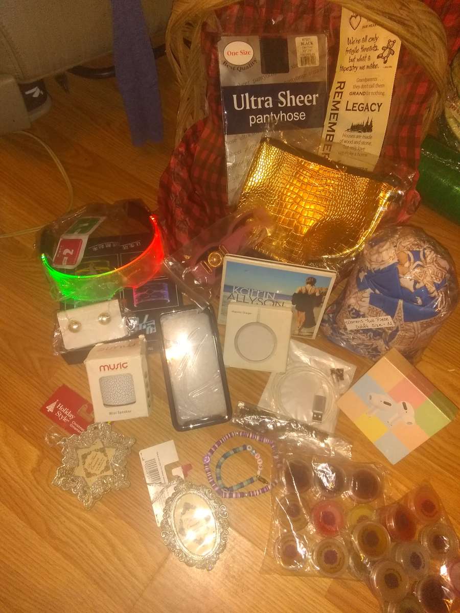 womens Christmas gift basket