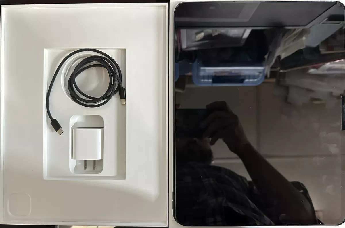 iPad Pro 13 M4 WiFi  Cellular 5G Unlocked 256GB Space Black