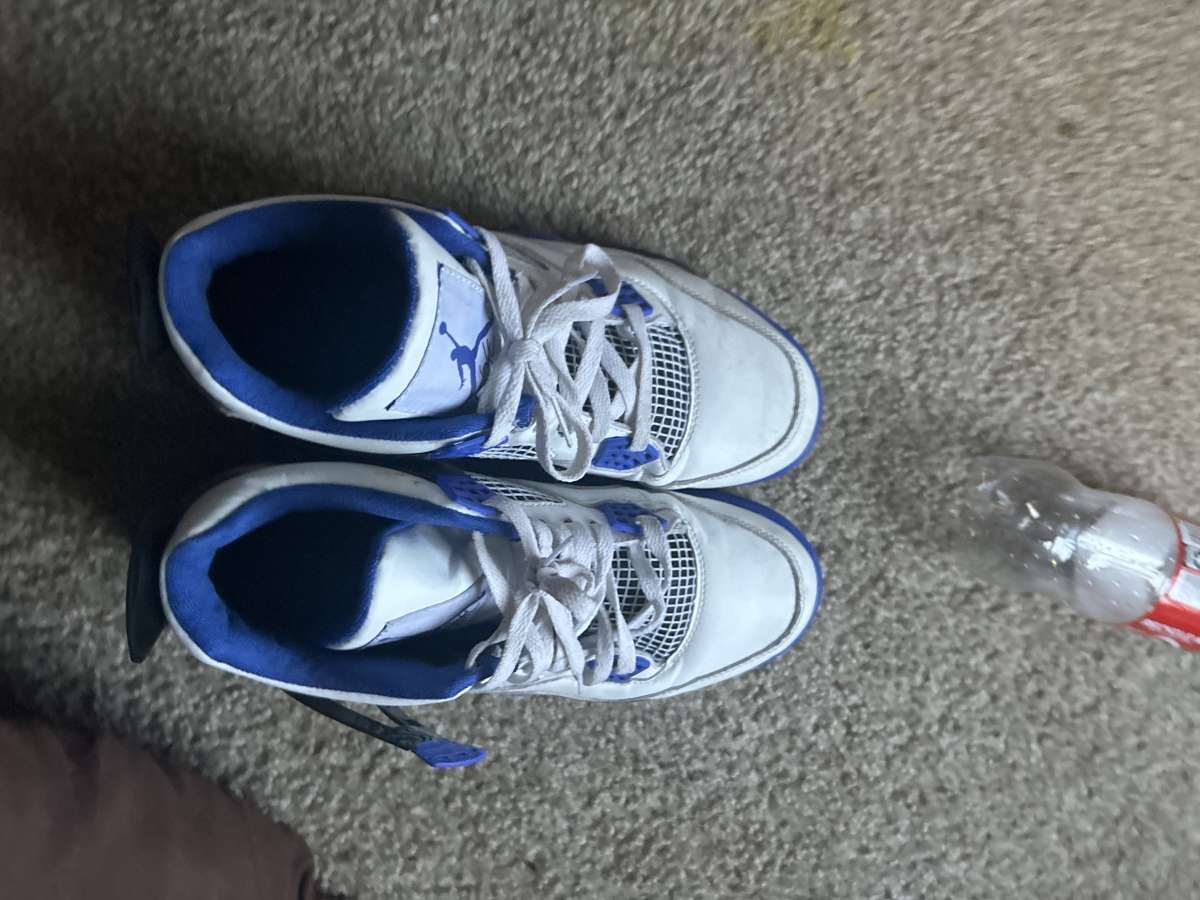 Jordan 1 red white black