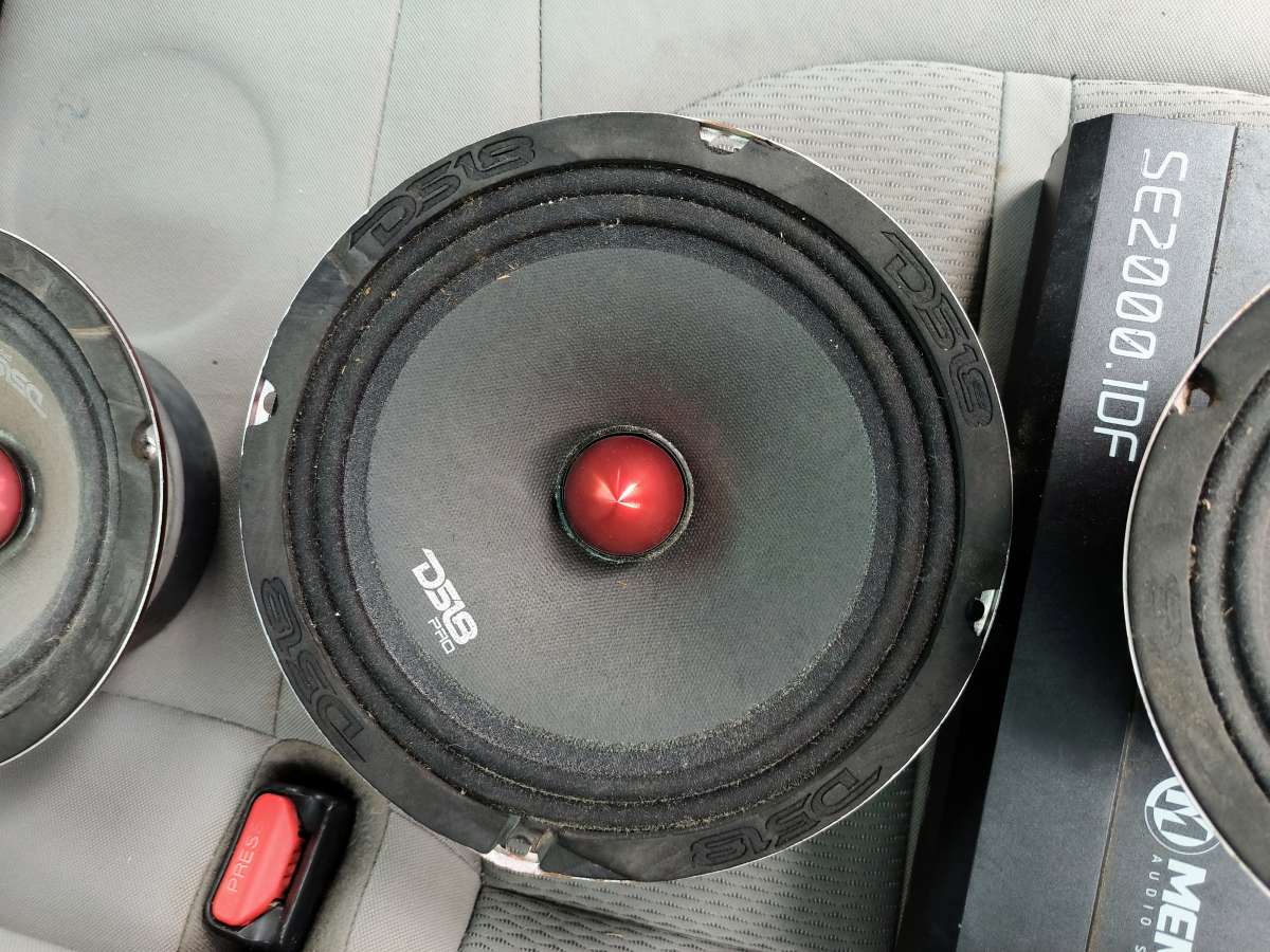 Car Audio Speakers and 2 amps