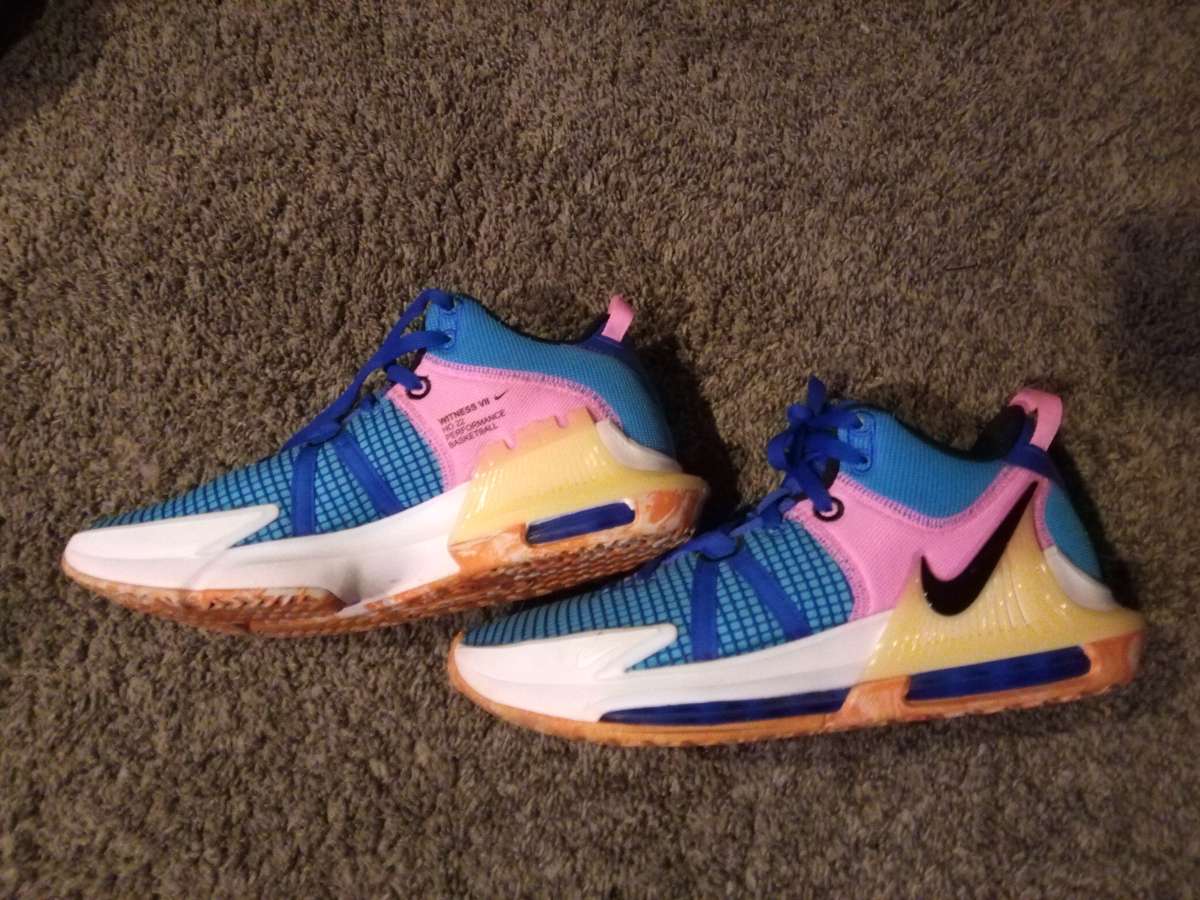 LeBron witness 7s size 10