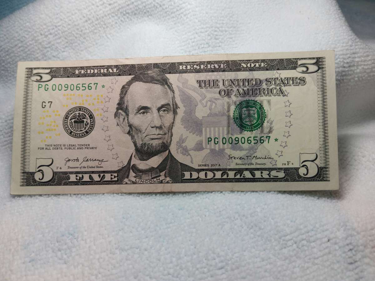 5 dolares Americanos con estrella