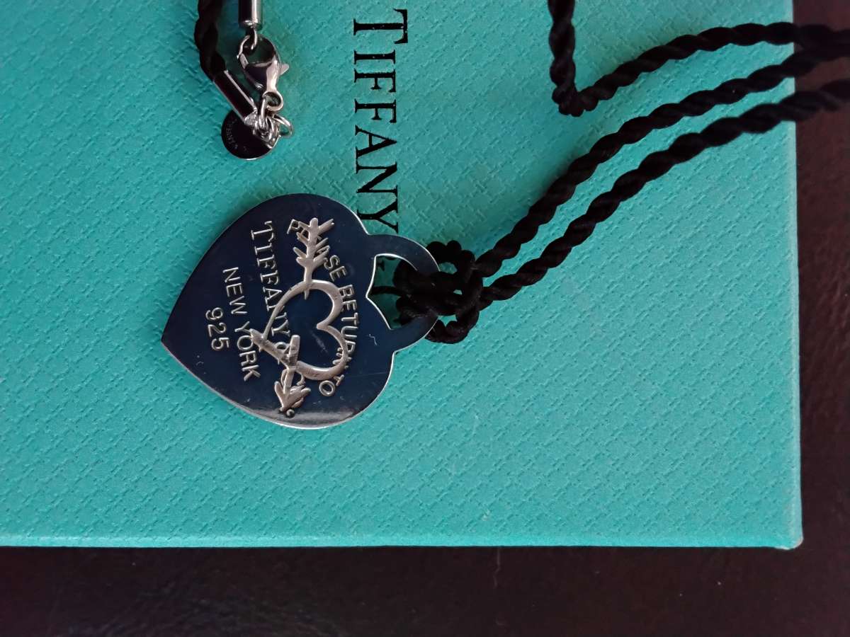 AUTHENTIC TIFFANY NECKLACE