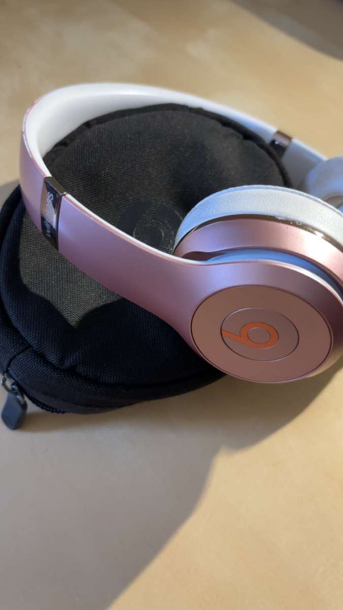 Beats by Dre Wirless Bluetooth Headphones