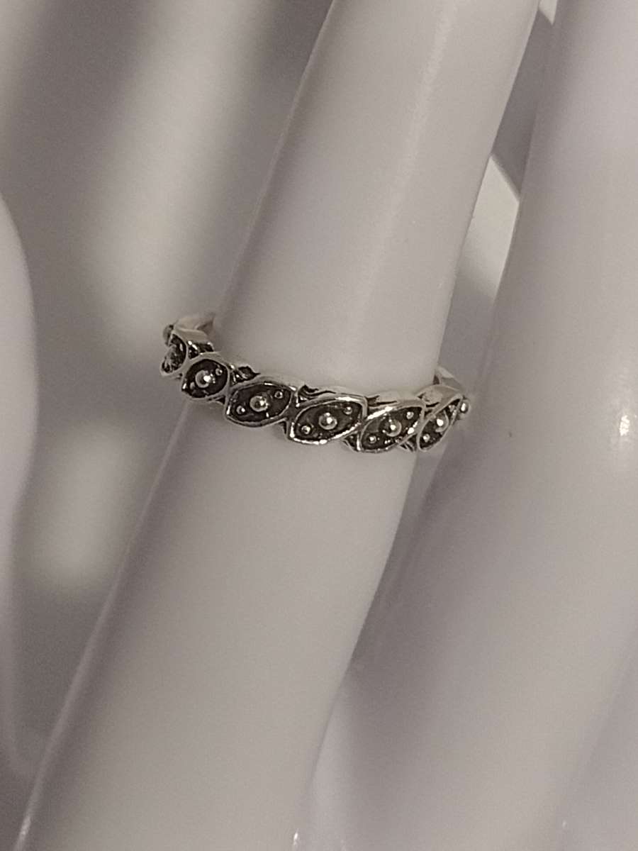 Silver Leaflet Ring