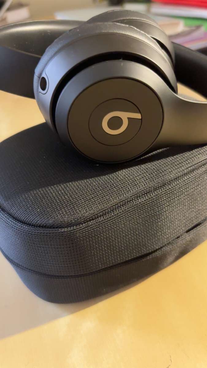 Beats by Dre Wireless Bluetooth Headphones