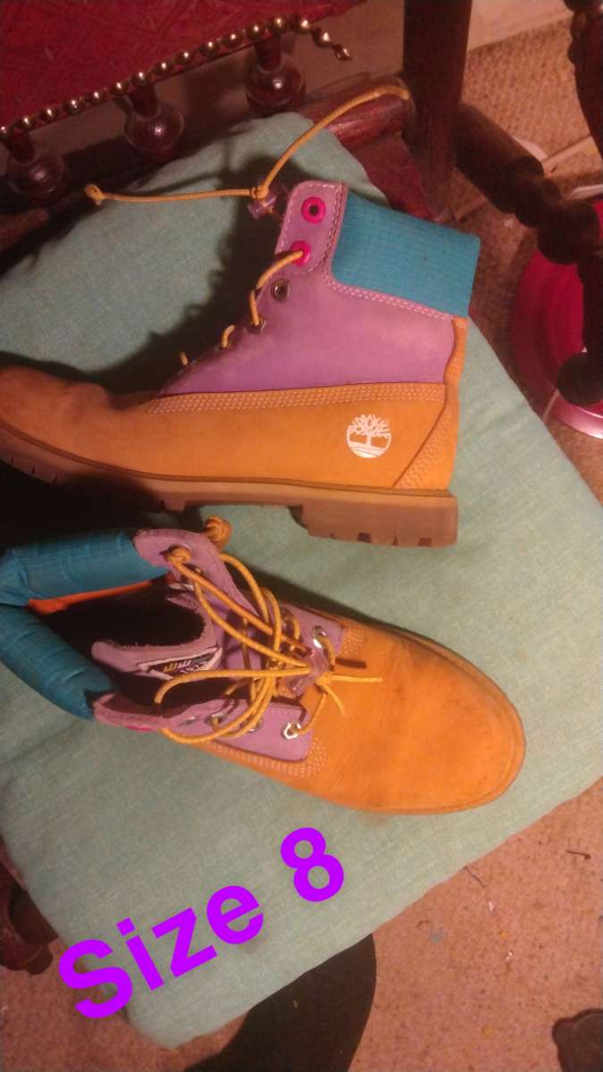 womans timberland boots size 8