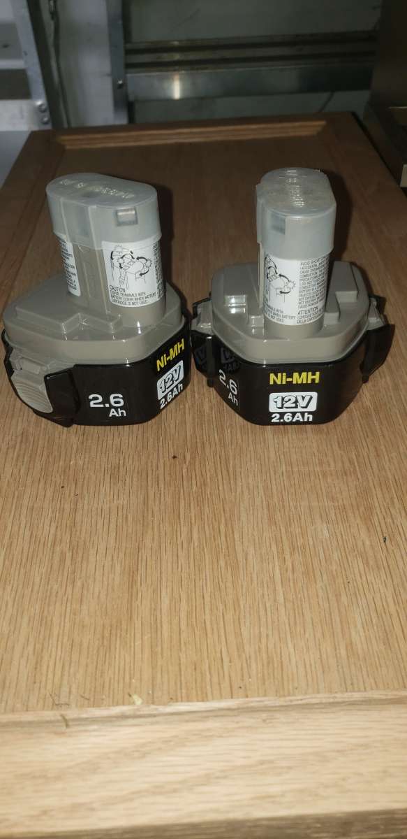 2 new rechargeable Makita batteries 26 AH 12 VOLTNi Mh  2500