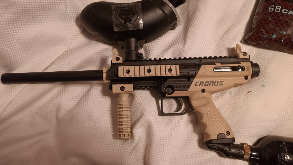 3 Cronus semi auto paintball guns with 20oz co2 tanks