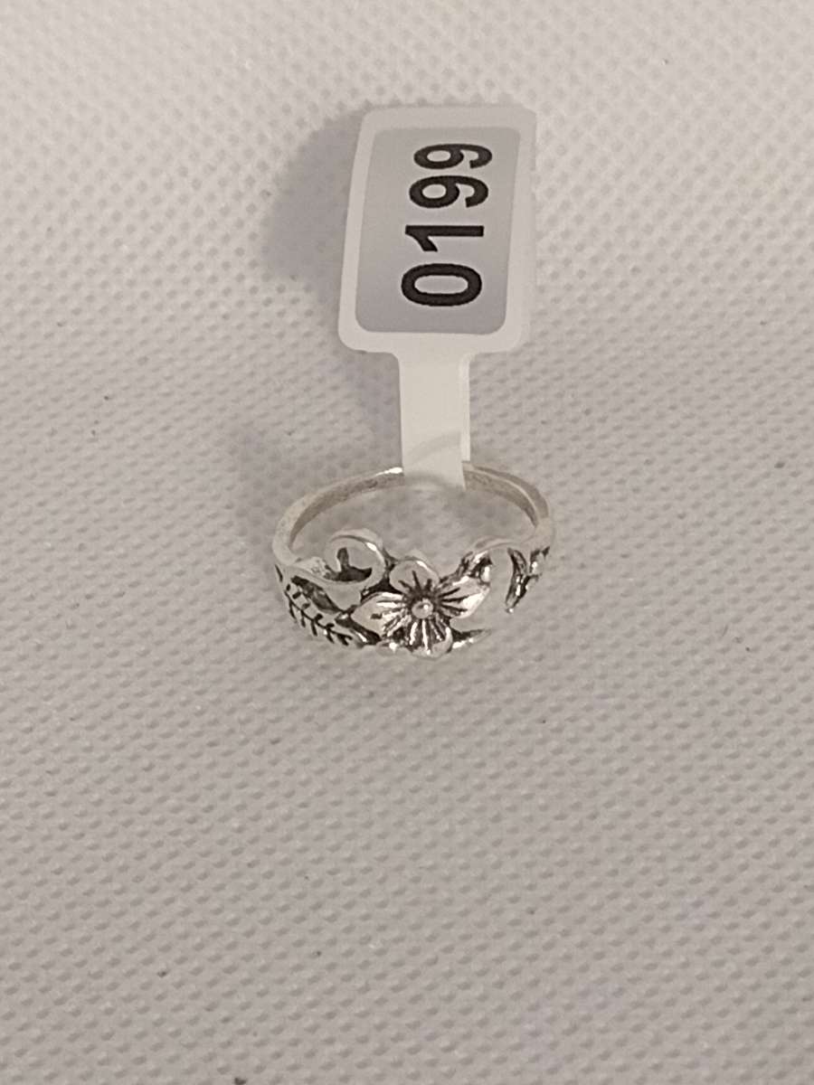 Silver Flower Ring