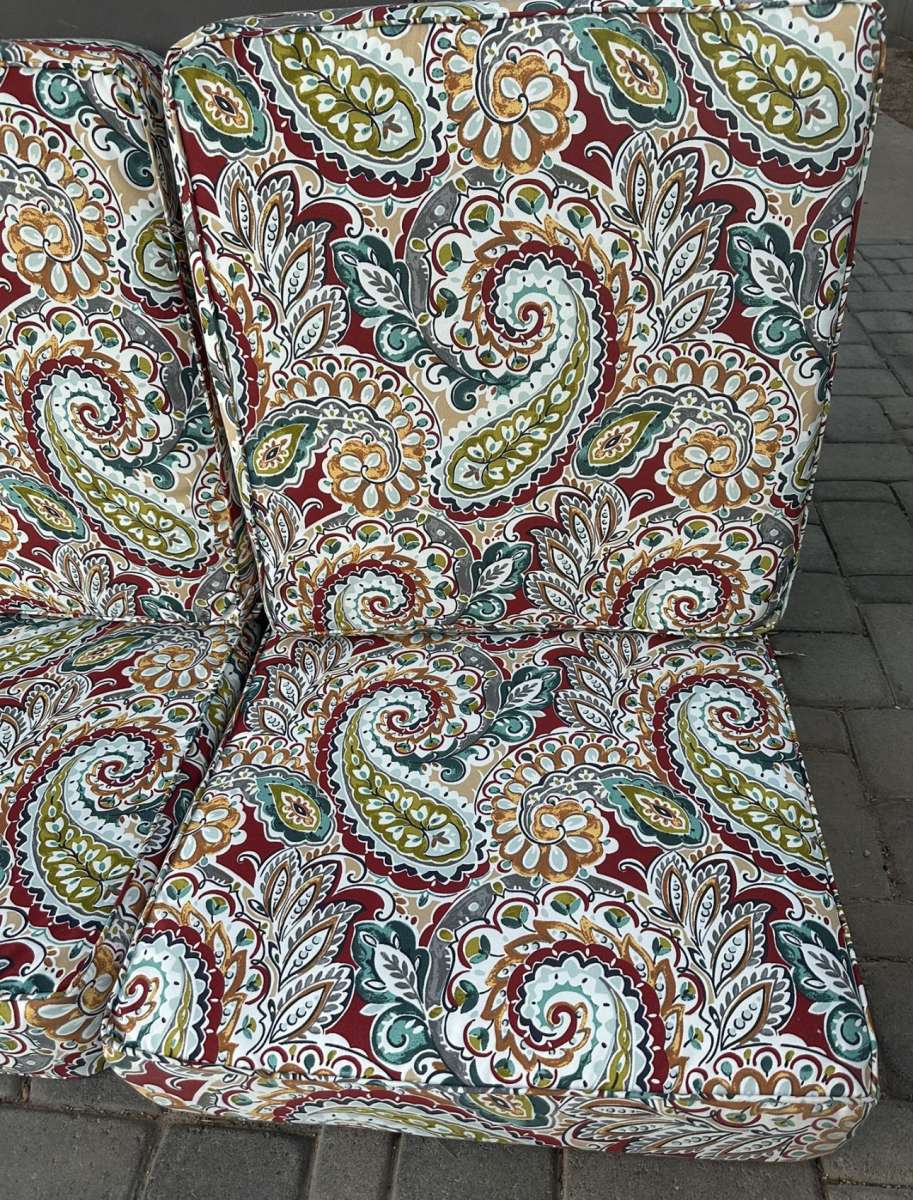 8 BRAND NEW Outdoor Cushions set of 4