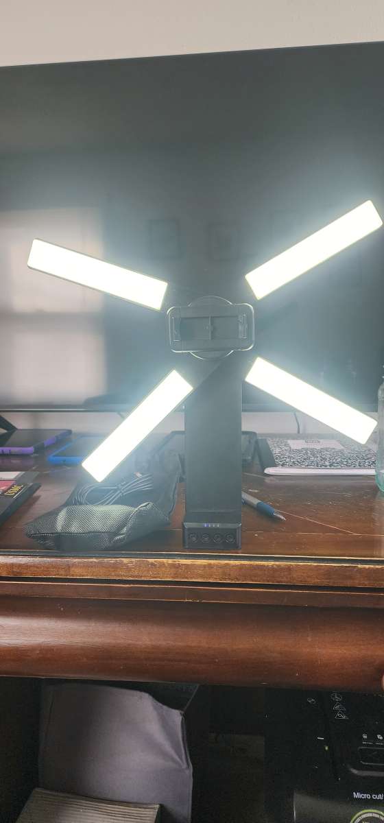a light that you put your cell phone in to make videos