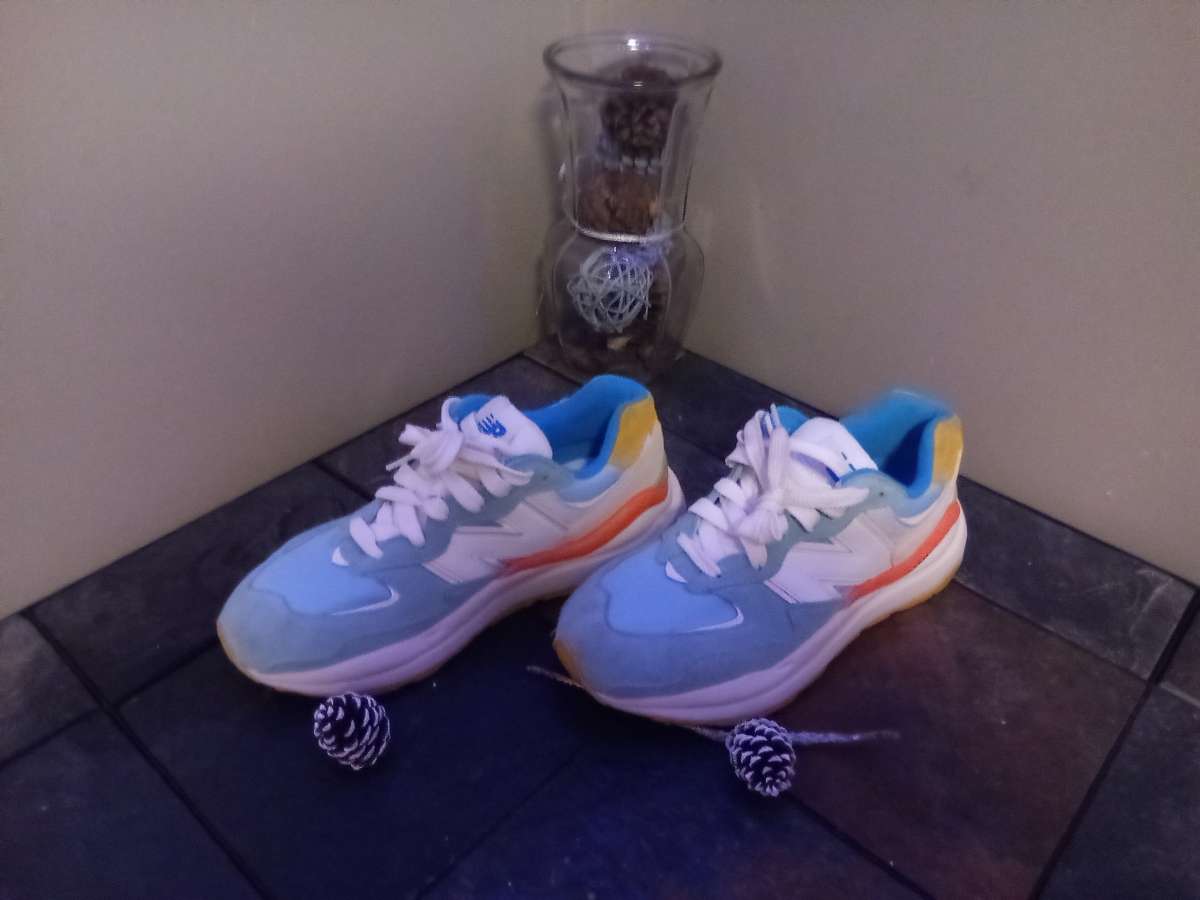 New Balances    size 9          Womens Shoes