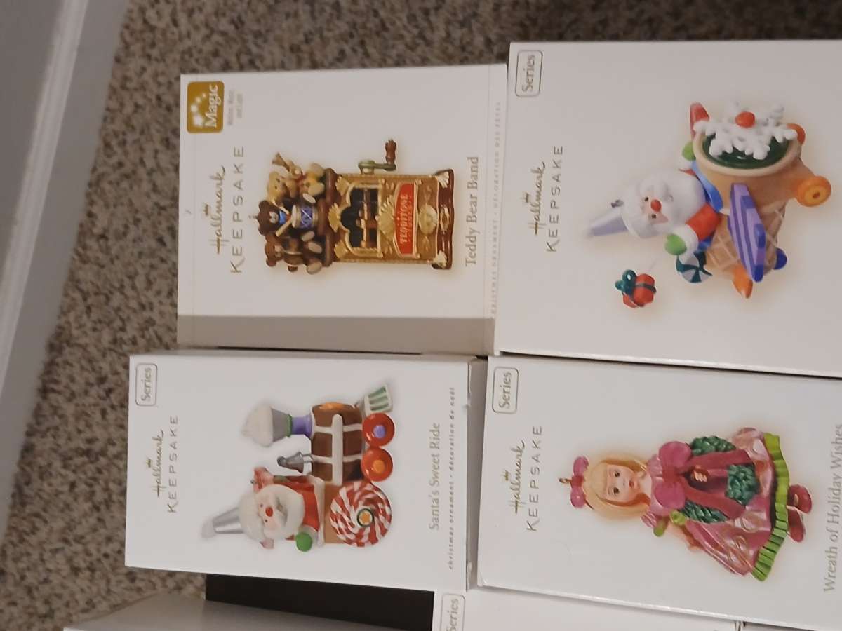 hallmark  keepsake christmas ornaments