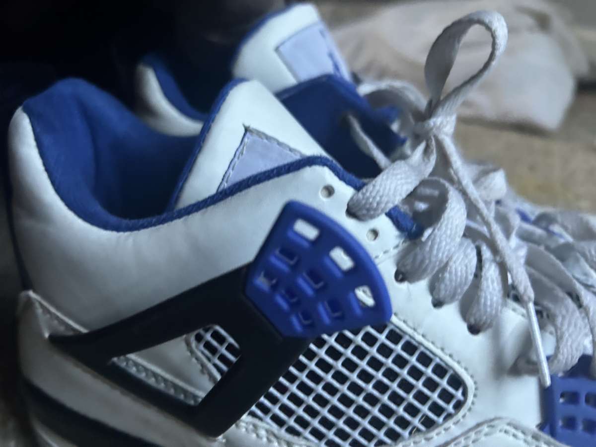 Jordan 1 red white black