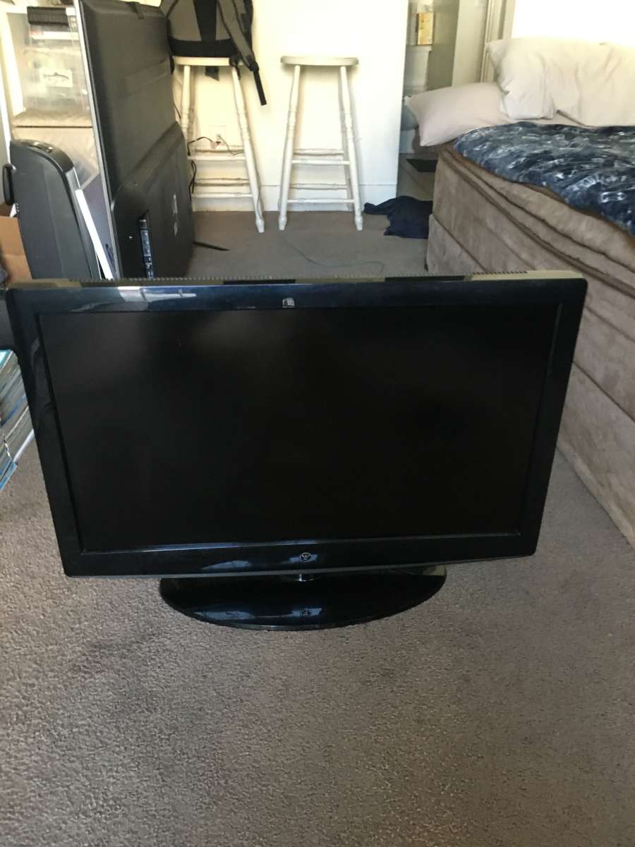 32 inch Westinghouse flat screen TV