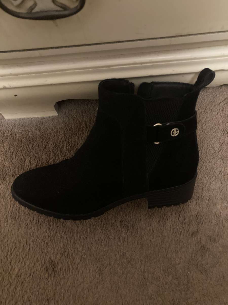 Giani Bernini suede booties