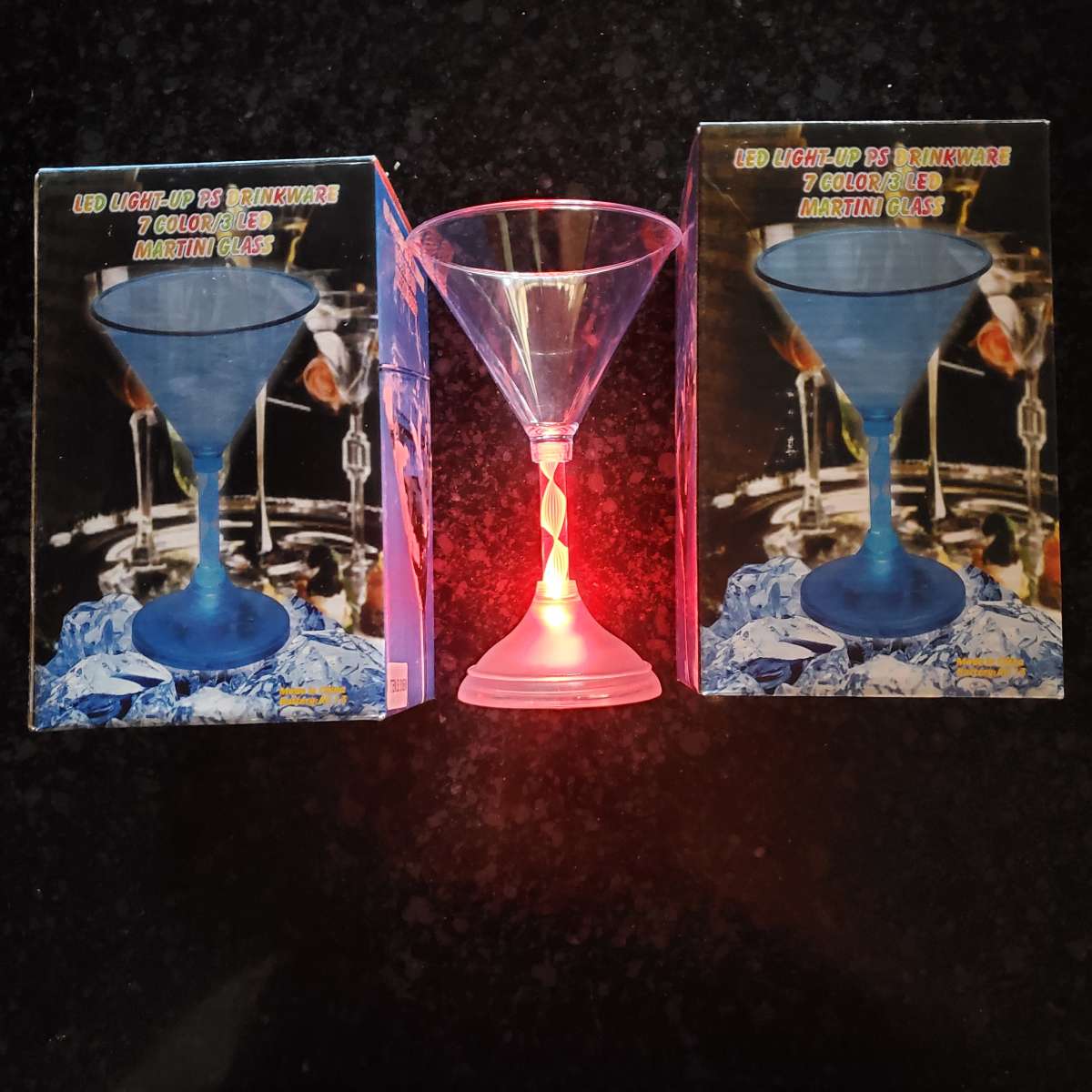 Light Up Martini Glasses  7 Color  3 LED  Plastic  Pack Of 4