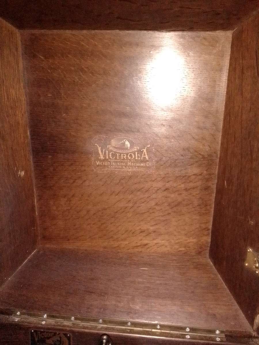 Victor victrola talking machine