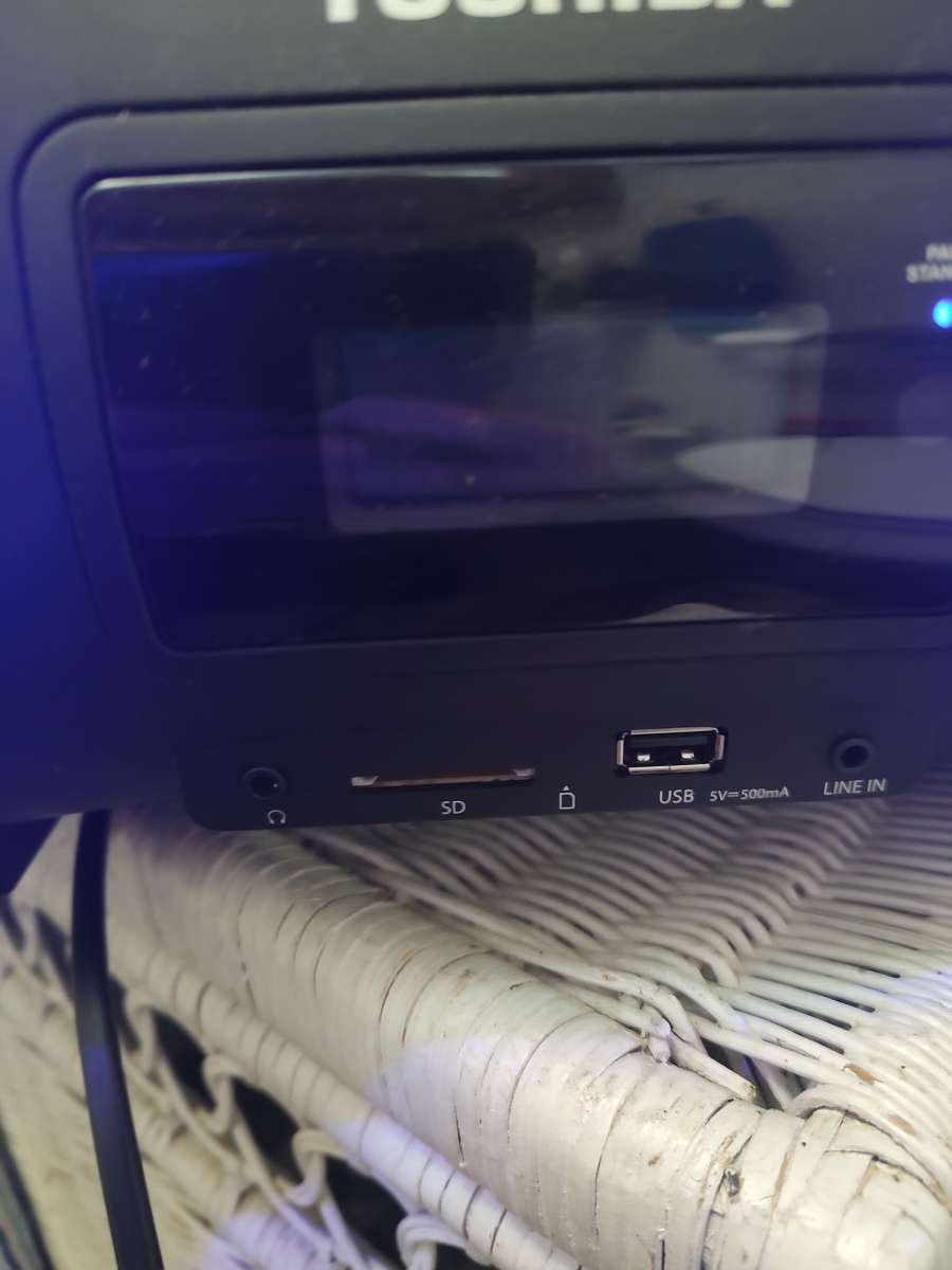 Toshiba CD Bluetooth radio