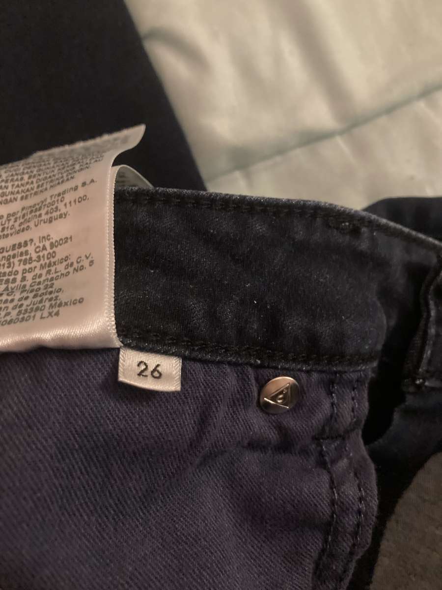 Guess low rise jeans size 26