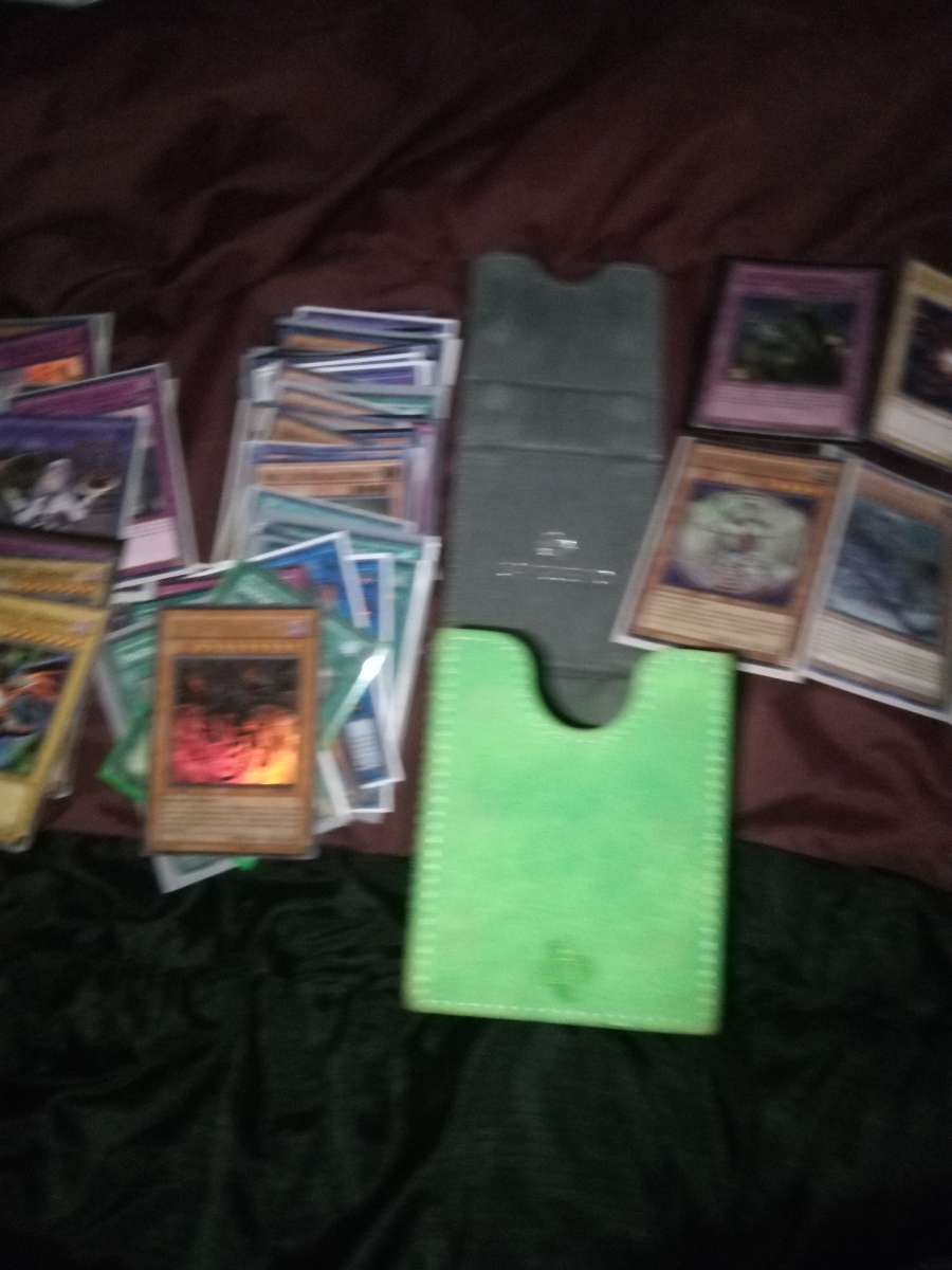 300 plus yugioh cards halifoil and rares