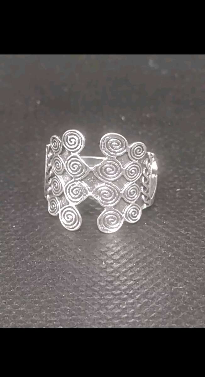 Swirly Bohemian Style Ring