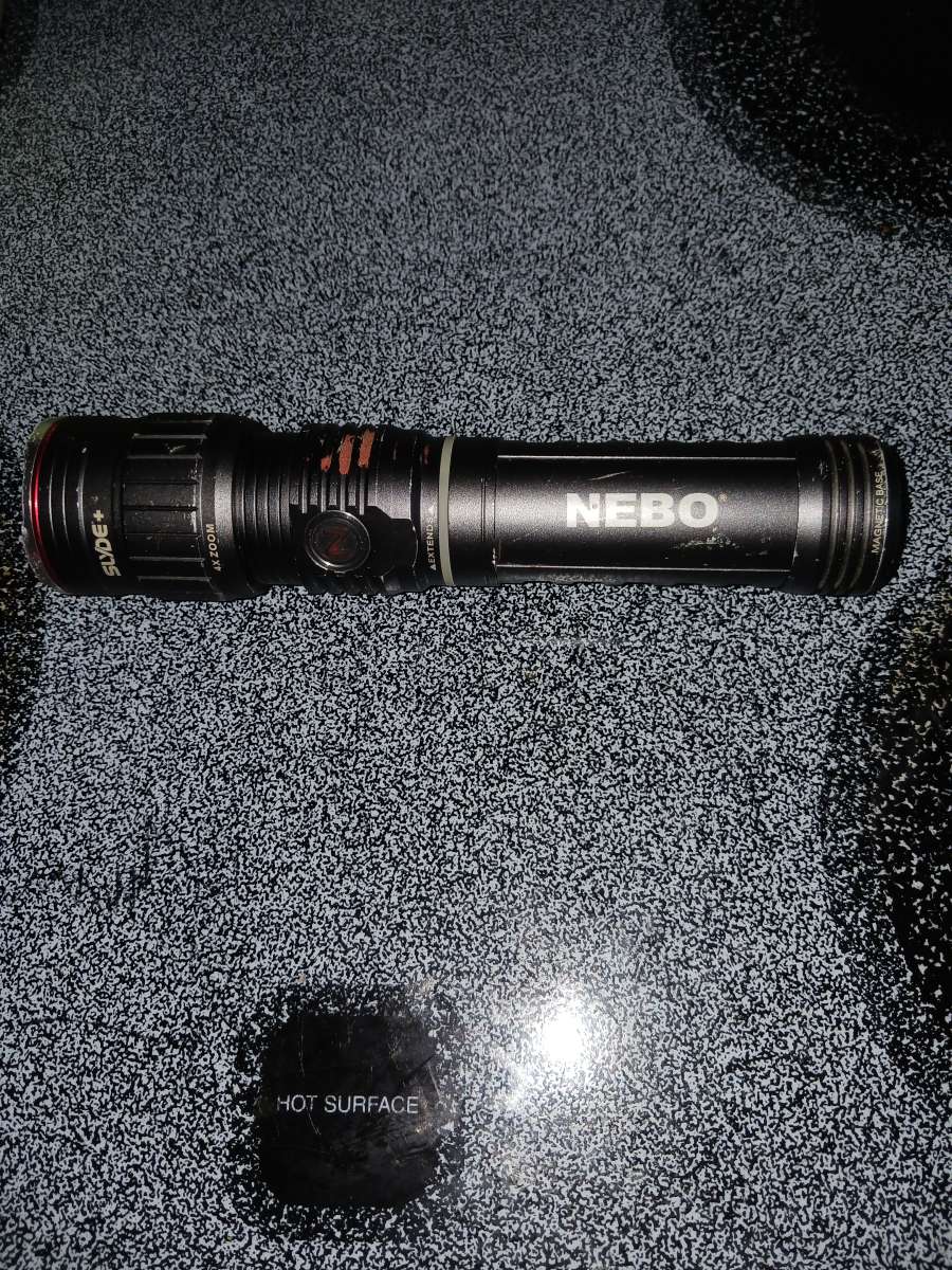 LED FlashlightWork Light  NEBO SLYDE  400 Lumens  6783